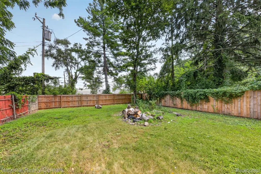 18656 Winston Street Detroit City, MI 48219