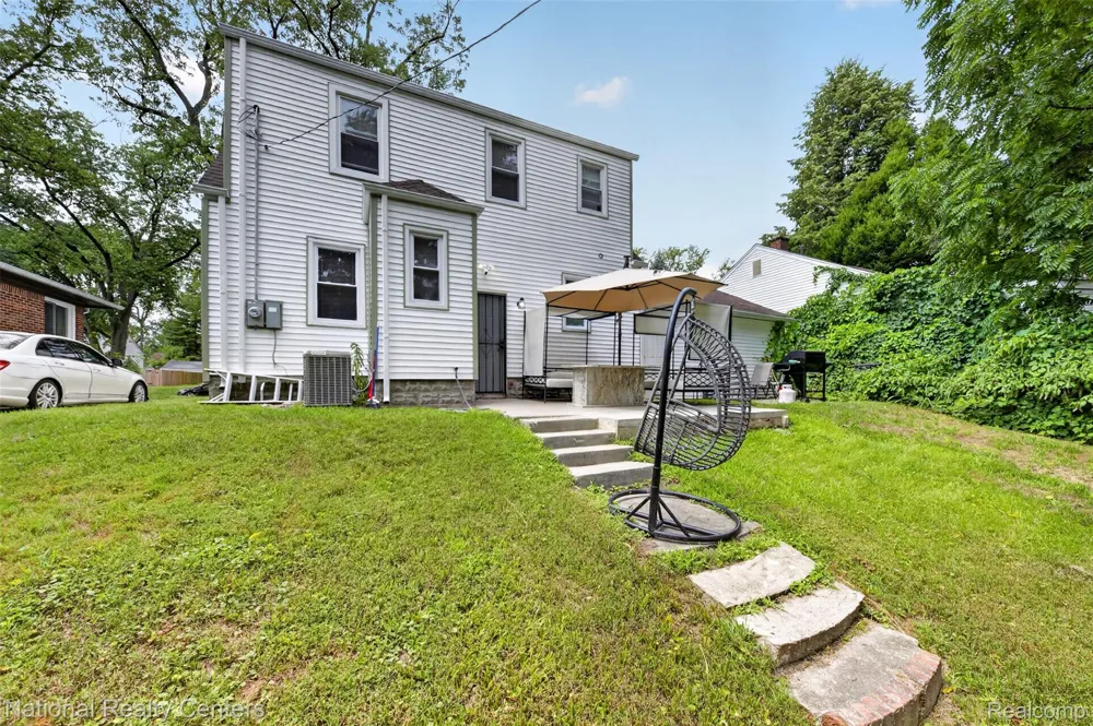 18656 Winston Street Detroit City, MI 48219