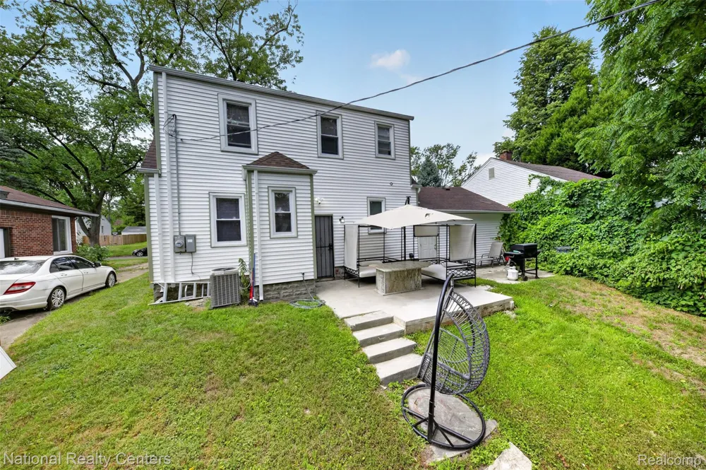 18656 Winston Street Detroit City, MI 48219