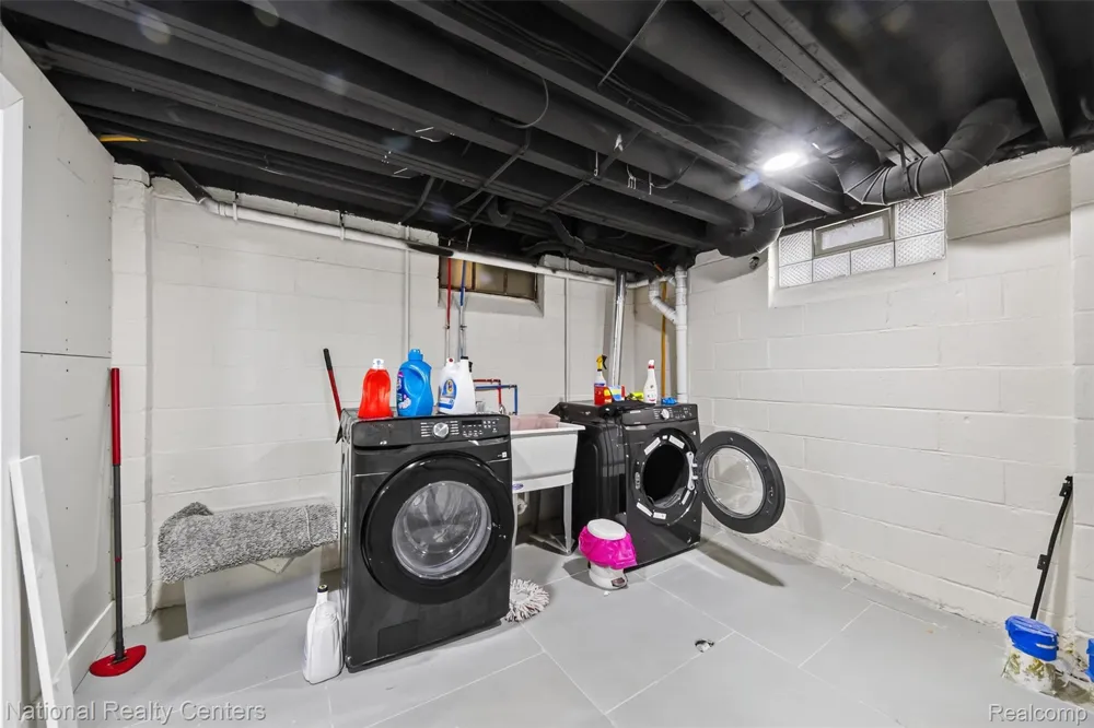 18656 Winston Street Detroit City, MI 48219