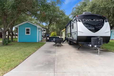 1402 W Corpus Christi Street #33