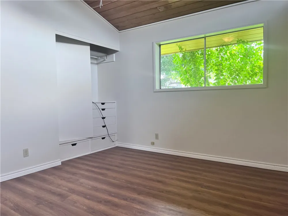114 E Janin Circle Portland, TX 78374