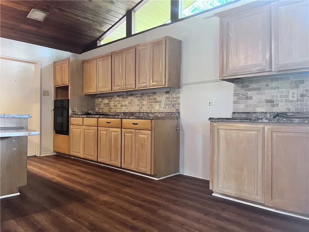 114 E Janin Circle Portland, TX 78374