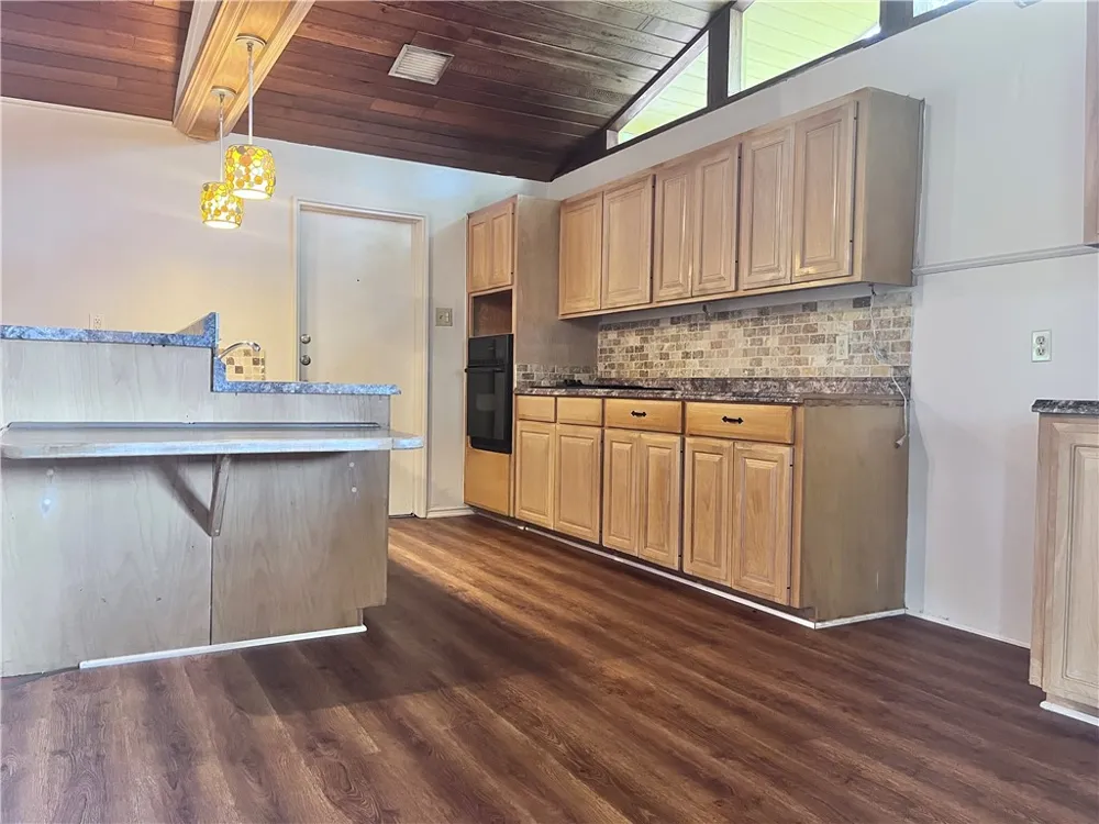114 E Janin Circle Portland, TX 78374