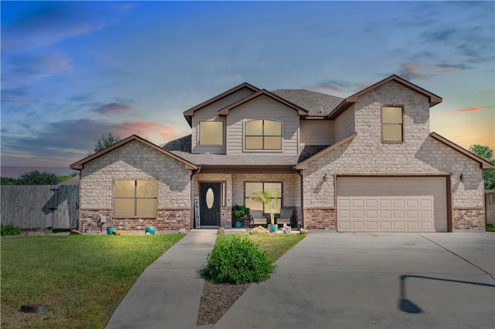 1424 Del Mar Drive Kingsville, TX 78363
