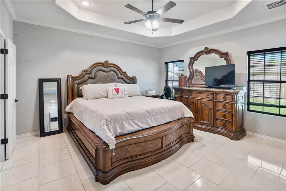 1424 Del Mar Drive Kingsville, TX 78363
