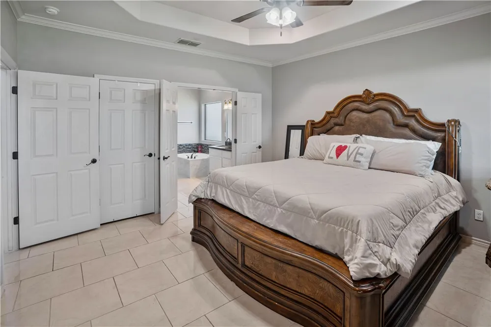 1424 Del Mar Drive Kingsville, TX 78363