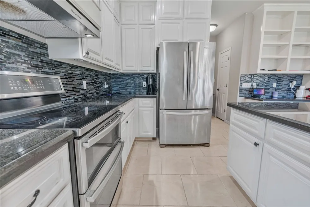 1424 Del Mar Drive Kingsville, TX 78363