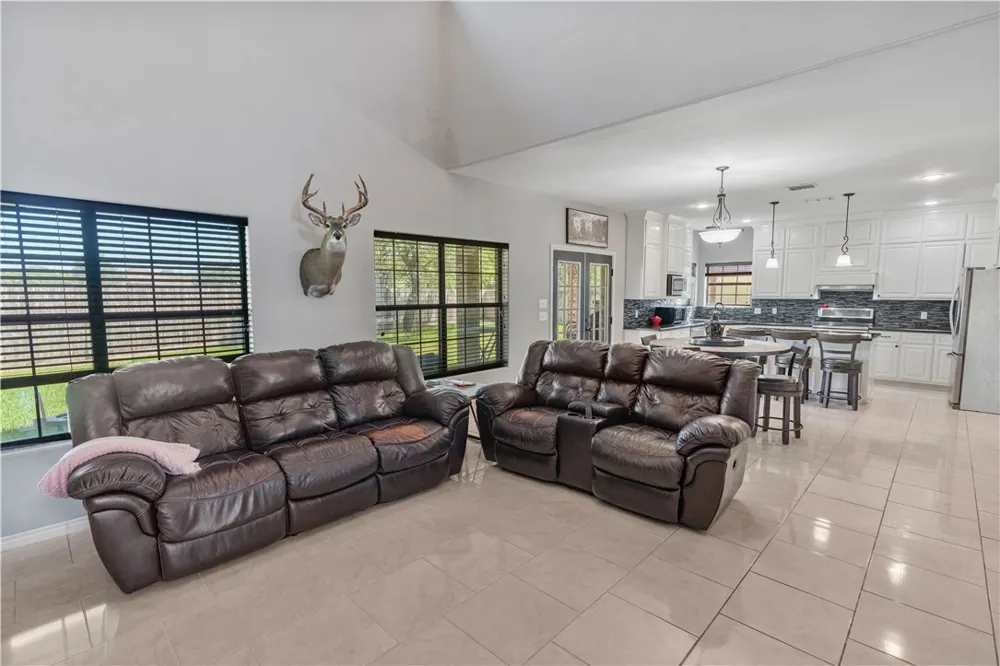1424 Del Mar Drive Kingsville, TX 78363