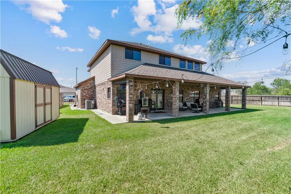 1424 Del Mar Drive Kingsville, TX 78363