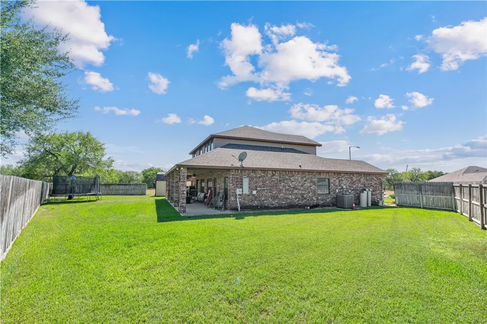 1424 Del Mar Drive Kingsville, TX 78363