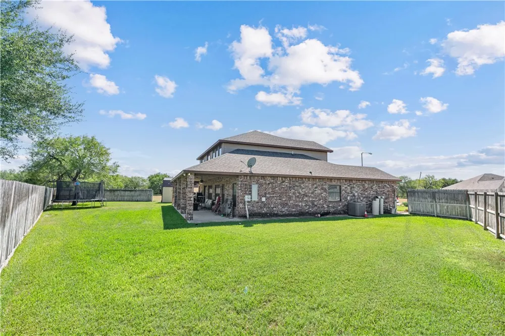 1424 Del Mar Drive Kingsville, TX 78363