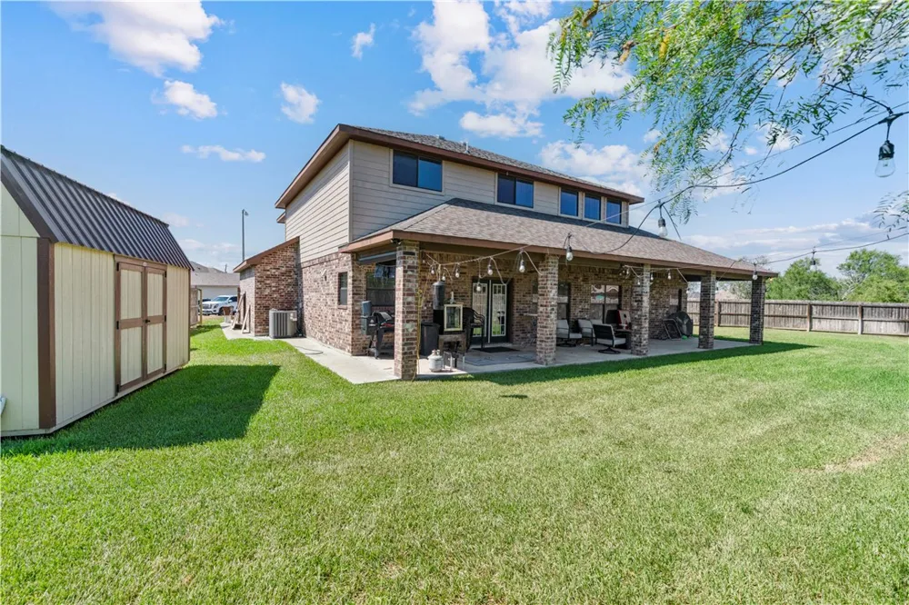 1424 Del Mar Drive Kingsville, TX 78363