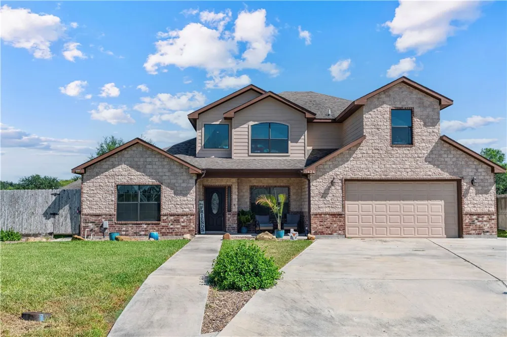 1424 Del Mar Drive Kingsville, TX 78363