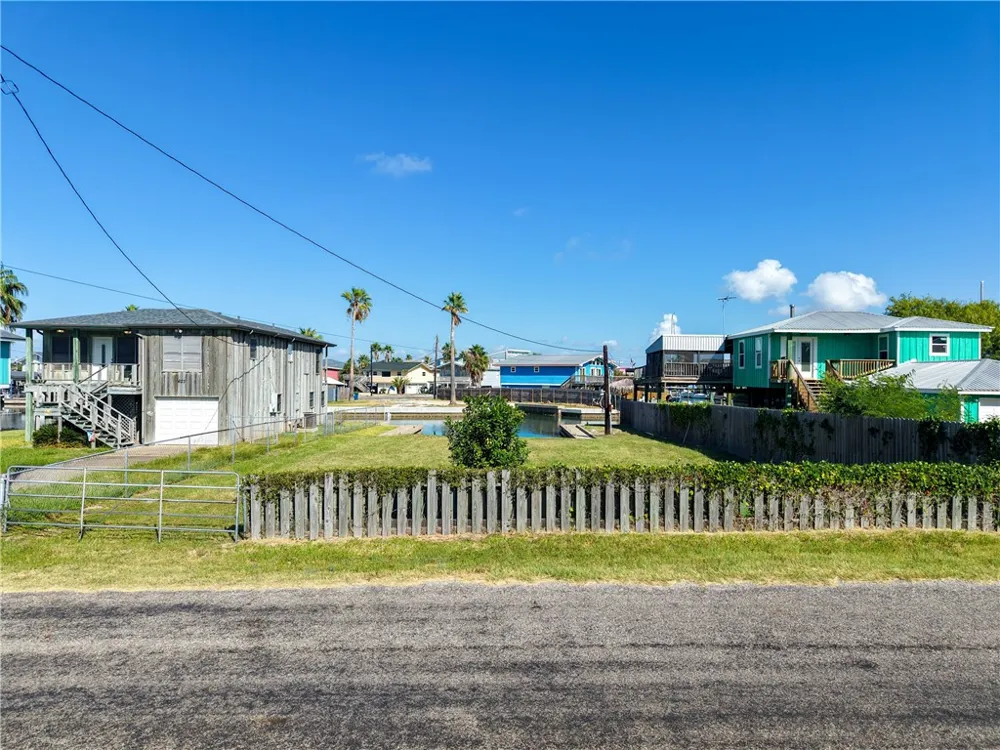 619 Woodhaven Ingleside, TX 78362