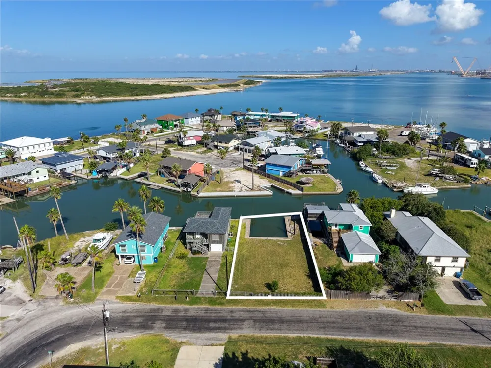 619 Woodhaven Ingleside, TX 78362