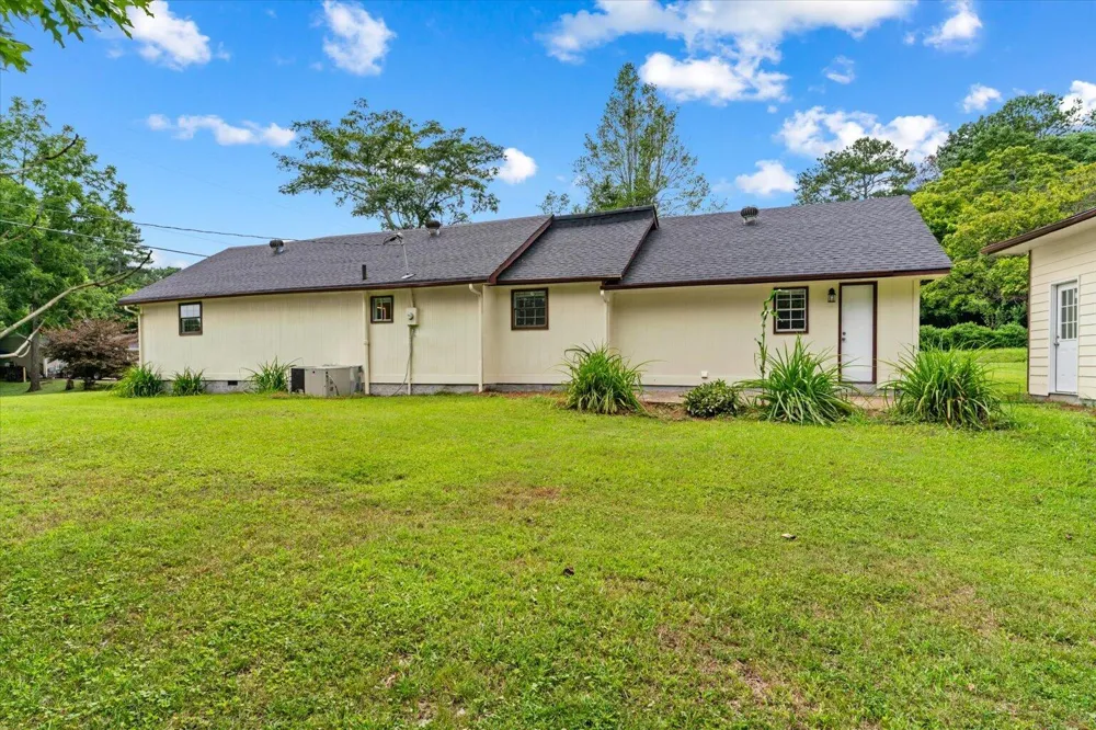 1825 Lawson Avenue Dalton, GA 30720