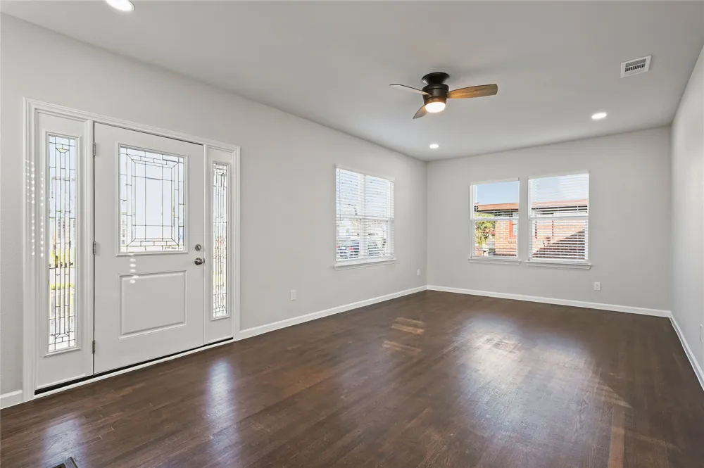 820 W College Street Sherman, TX 75092
