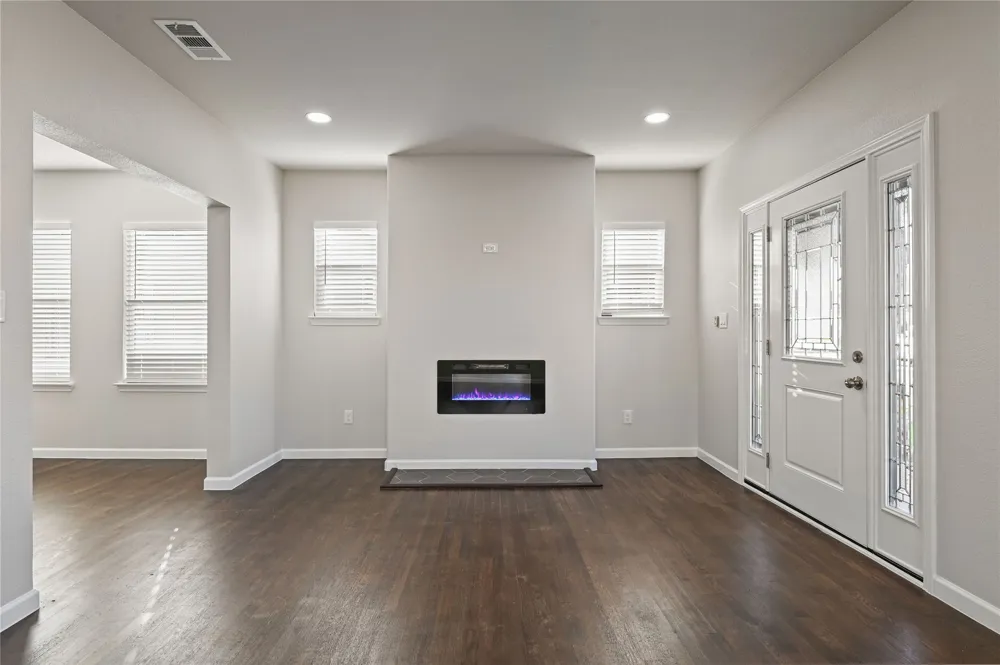 820 W College Street Sherman, TX 75092
