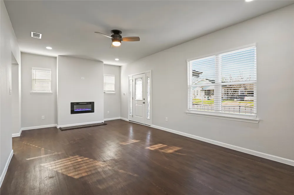820 W College Street Sherman, TX 75092