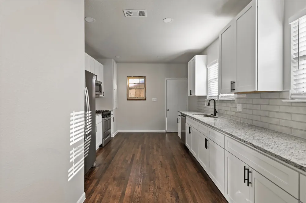 820 W College Street Sherman, TX 75092