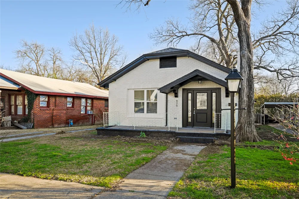 820 W College Street Sherman, TX 75092