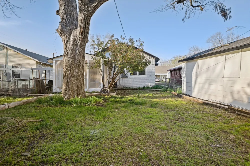 820 W College Street Sherman, TX 75092
