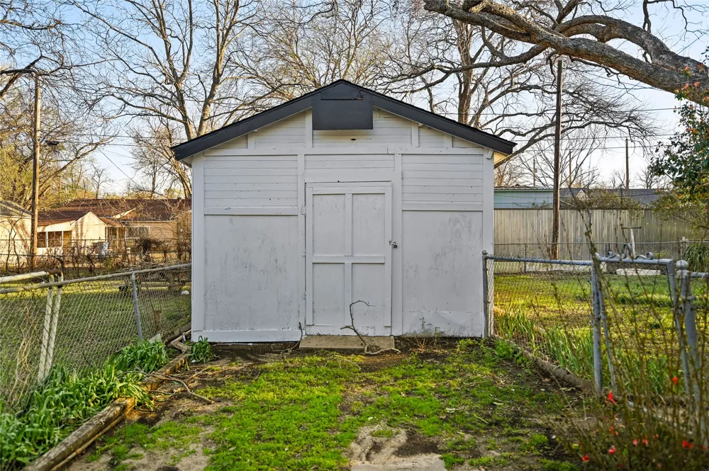 820 W College Street Sherman, TX 75092