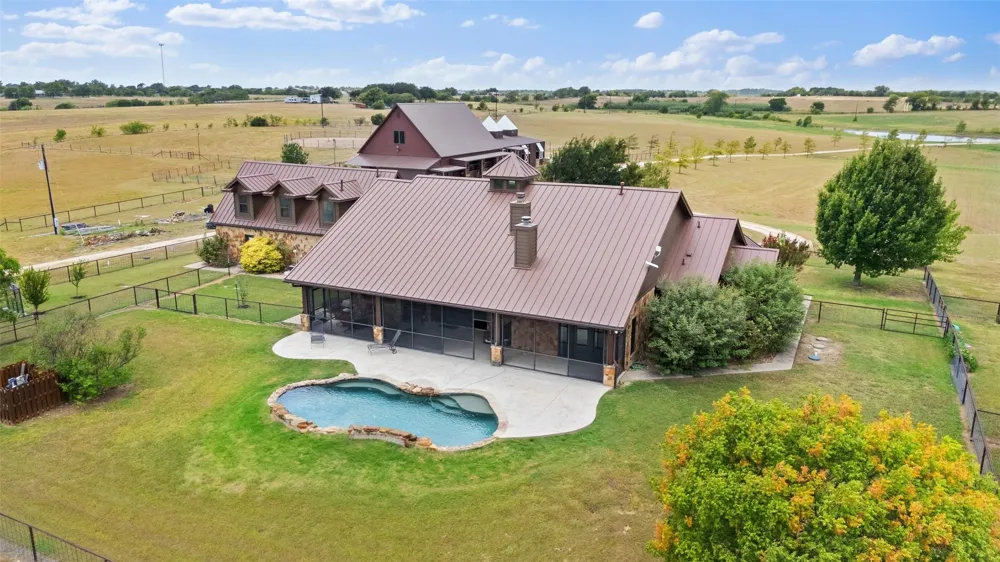 894 Blue Cut Road McGregor, TX 76657