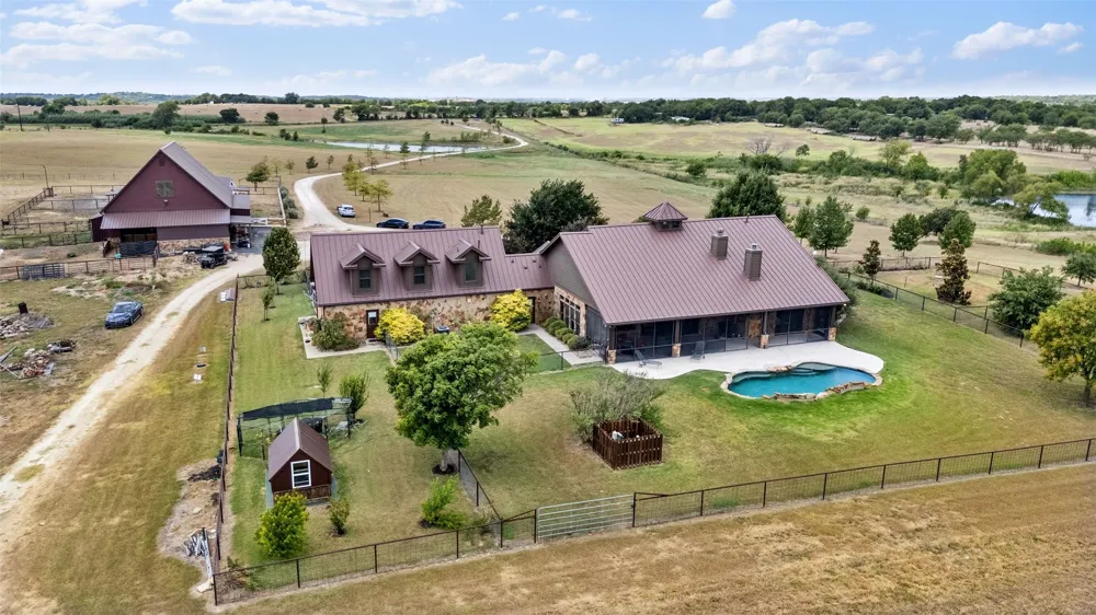 894 Blue Cut Road McGregor, TX 76657