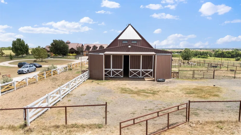 894 Blue Cut Road McGregor, TX 76657