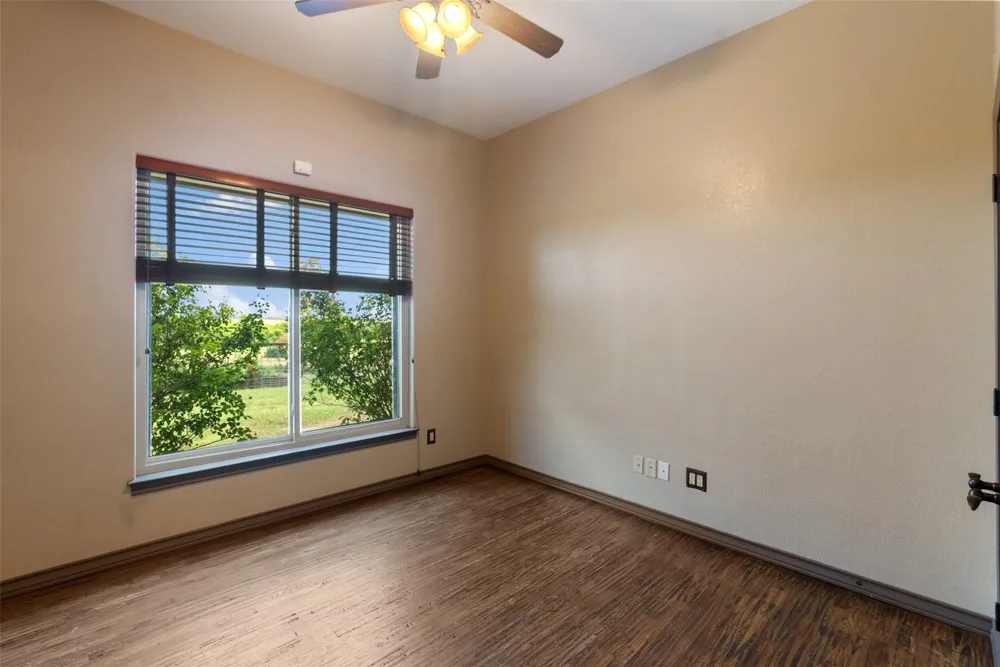 894 Blue Cut Road McGregor, TX 76657