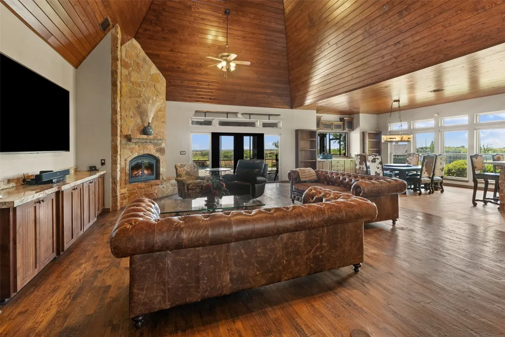 894 Blue Cut Road McGregor, TX 76657