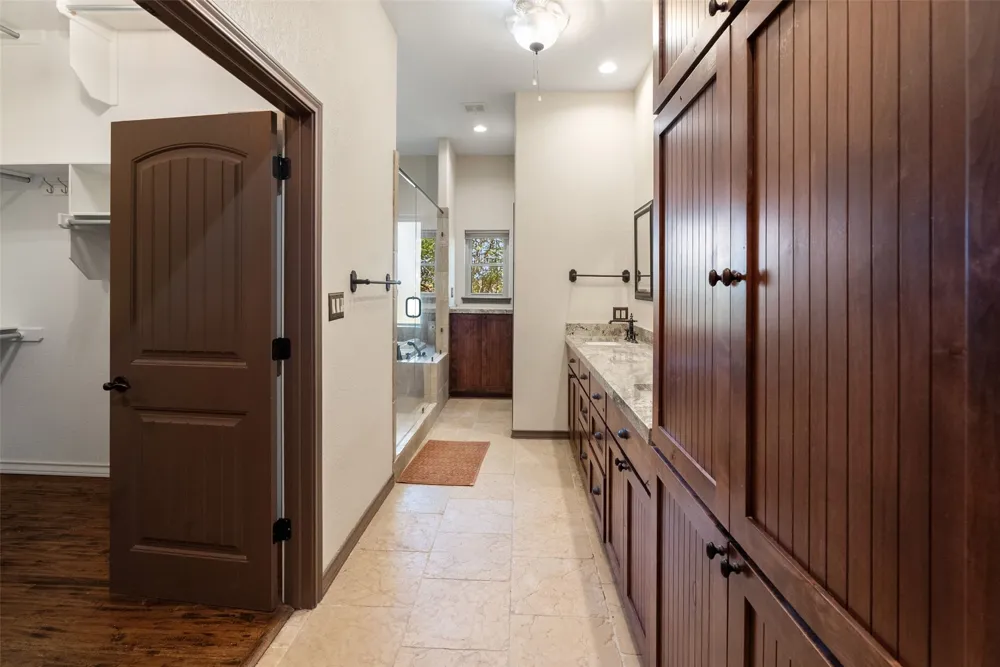 894 Blue Cut Road McGregor, TX 76657