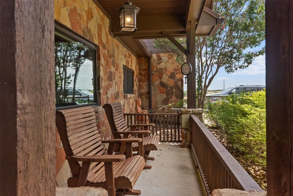 894 Blue Cut Road McGregor, TX 76657