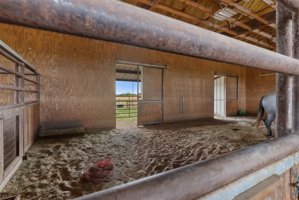 894 Blue Cut Road McGregor, TX 76657