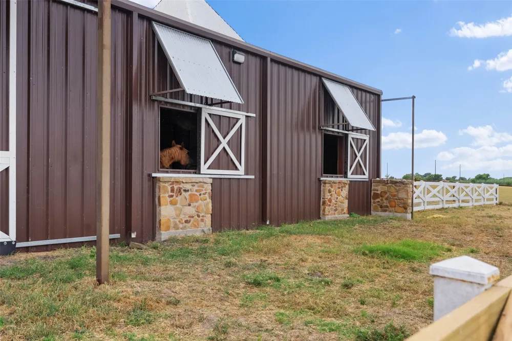 894 Blue Cut Road McGregor, TX 76657