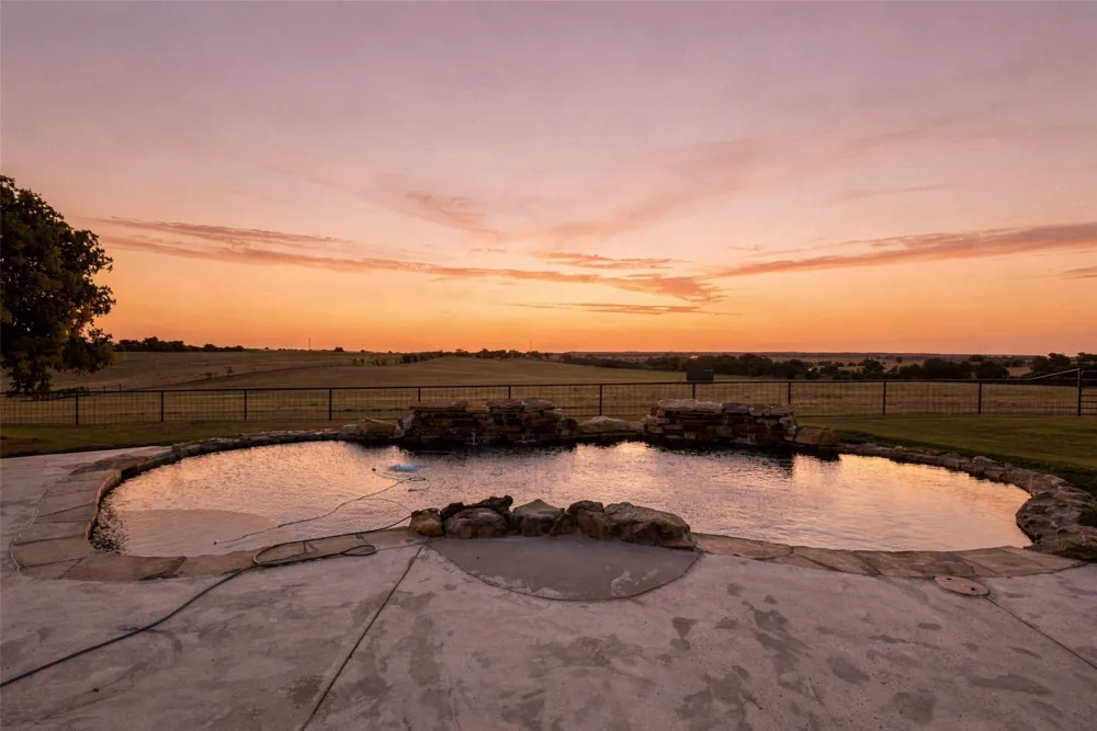 894 Blue Cut Road McGregor, TX 76657