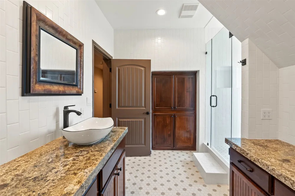894 Blue Cut Road McGregor, TX 76657
