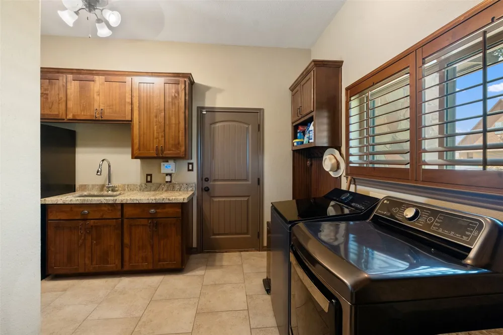 894 Blue Cut Road McGregor, TX 76657