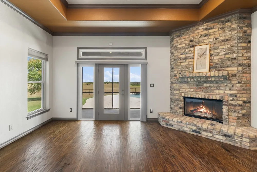 894 Blue Cut Road McGregor, TX 76657