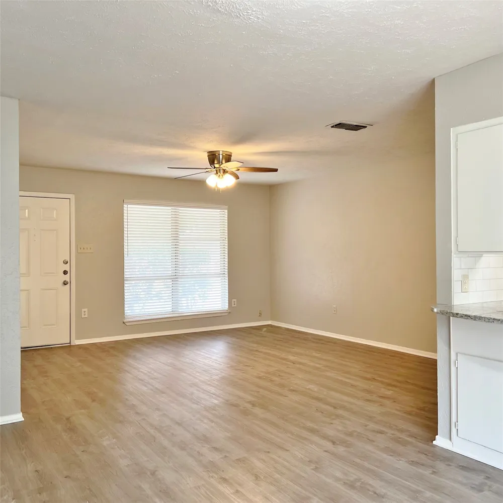 1420 Hillside Drive Midlothian, TX 76065