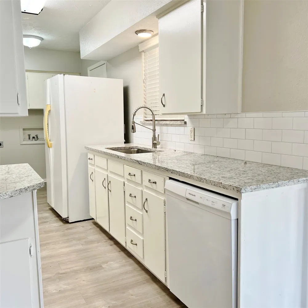 1420 Hillside Drive Midlothian, TX 76065