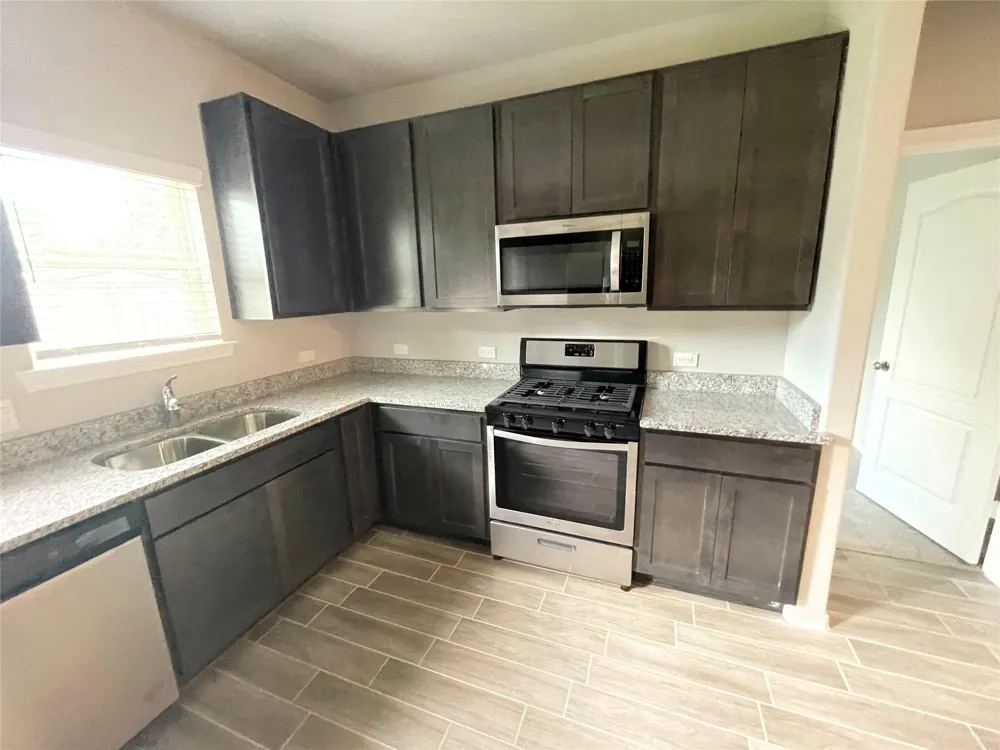 954 Redinger Ridge Drive Houston, TX 77336