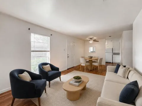 4537 Dakota Street #4