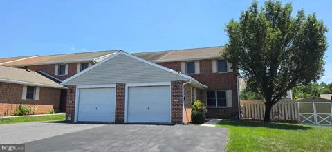 90 LEE ANN COURT