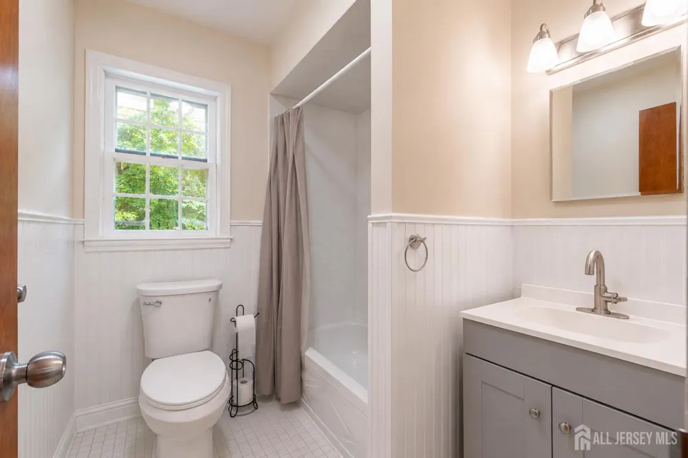 129 Cottrell Road Old Bridge, NJ 07747