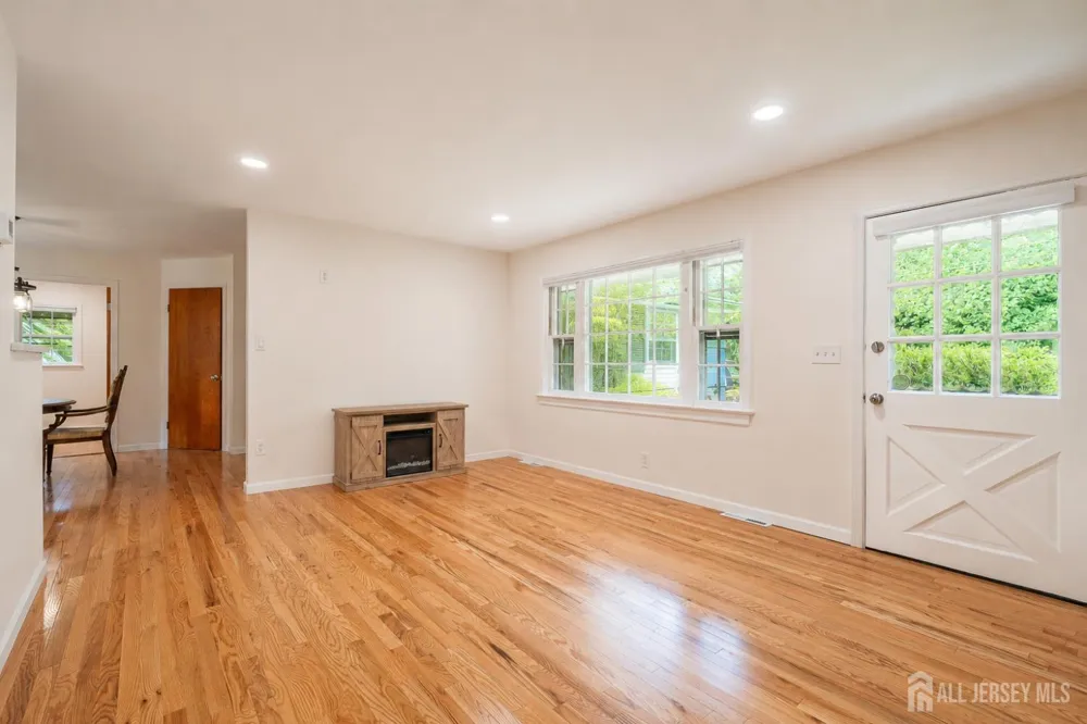 129 Cottrell Road Old Bridge, NJ 07747