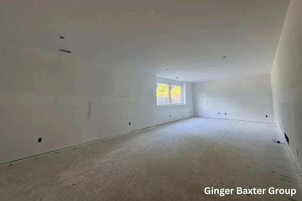 151 Summit Pointe Drive #6 Rockford, MI 49341