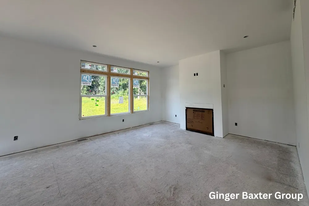 151 Summit Pointe Drive #6 Rockford, MI 49341